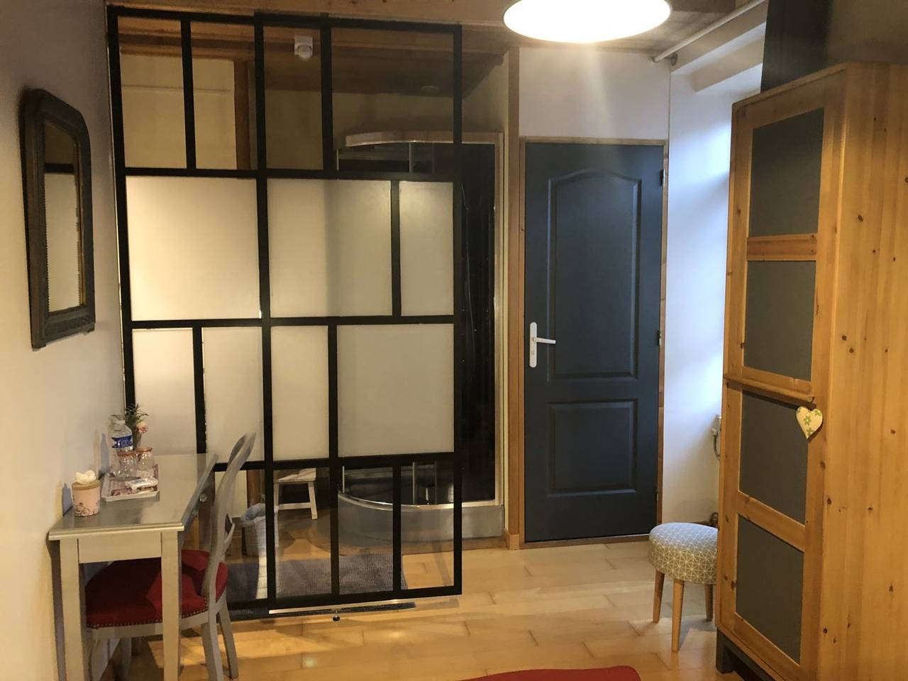 Chambres d'hôtes La Coline de Dijon - Chambre Portes Secrètes in Asnières-lès-Dijon, Région de Dijon