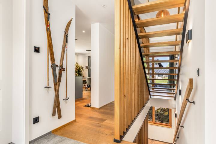 Ferienhaus für 10 Personen, mit Balkon und Whirlpool sowie Terrasse und Garten