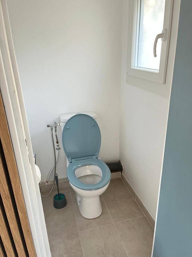 Appartement entier, One-Bedroom Apartment in Cuers, Côte méditerranéenne (France)