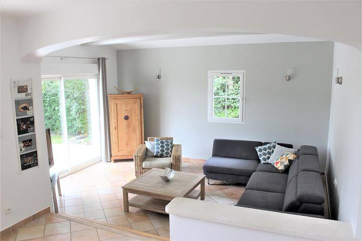 Modern air-conditioned house with secure swimming pool in Drôme provençale in Saint-Paul-Trois-Châteaux, Nyons region