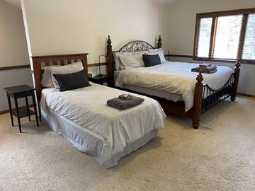 Vacation House for 10 Guests in Rocky Mountain National Park, Colorado, Picture 2