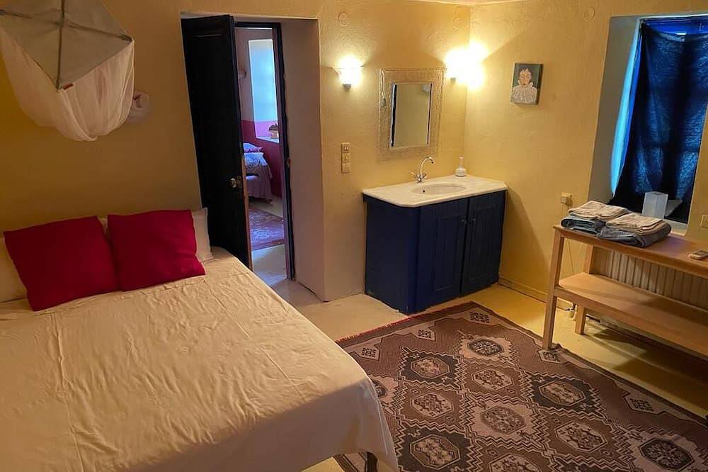 4 Schlafzimmer Steinvilla mit Pool und Meerblick auf dem Peloponnes, Griechenland in Pera Melana, Kynouria