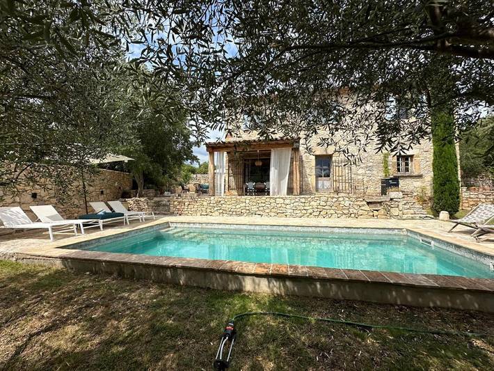 Location de vacances pour 6 personnes, avec piscine ainsi que jardin et vue à Aubussargues - 3
