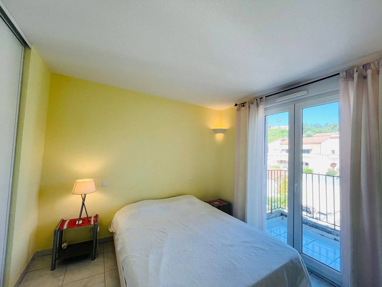 Ganze Wohnung, 4-Zimmer-Wohnung mit Terrasse, strandnah, privater Garage, Bettwäsche inklusive in Calvi, Calvi und Umgebung