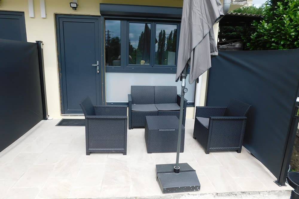 Ganze Wohnung, Short-term furnished studio rental (n° 4) in Le Trait, Rouen und Umgebung