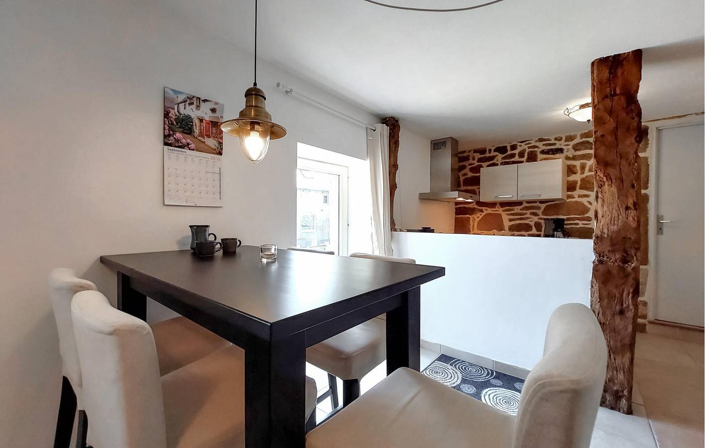 Acogedor apartamento con terraza ajardinada y aparcamiento in Melrand, Pontivy region