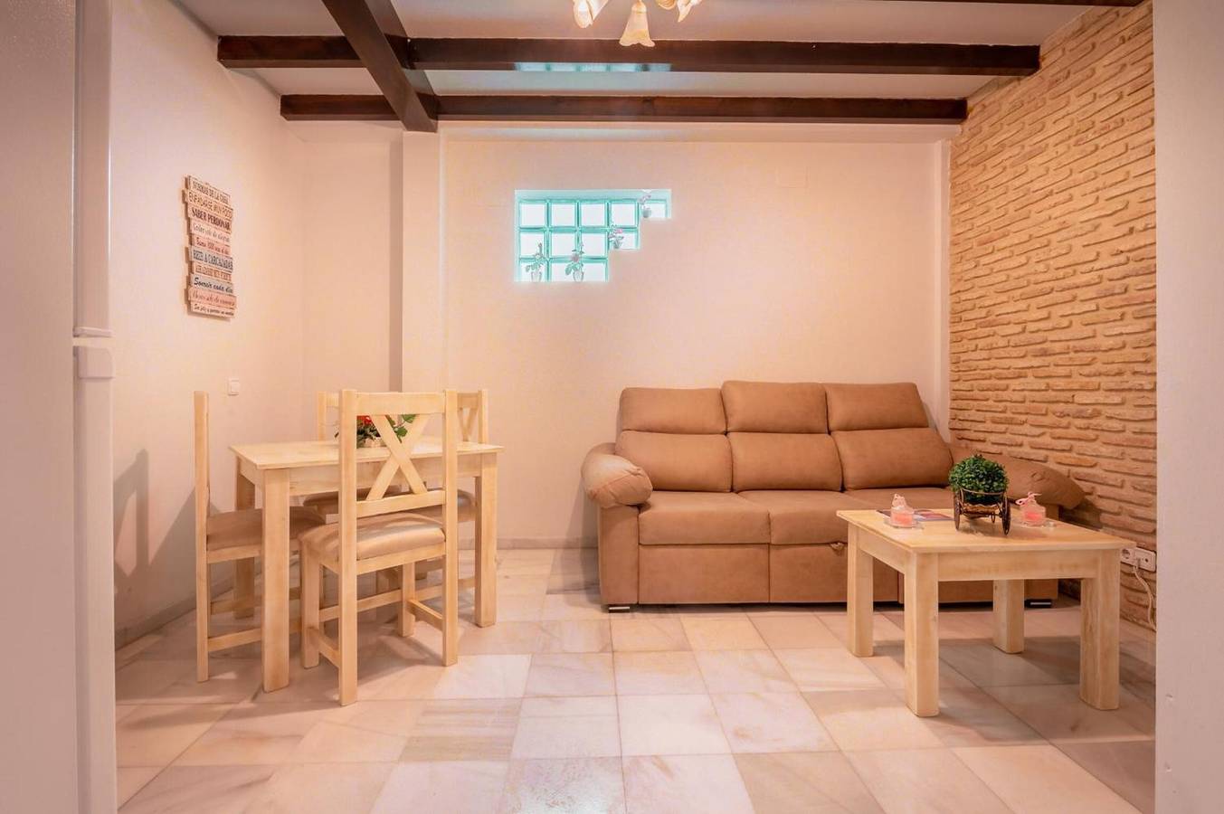 Apartamento entero, Apartamento 'Precioso En Triana' con Wi-Fi y Aire Acondicionado in Central Seville, Sevilla