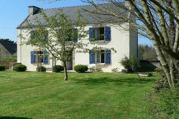 Gîte pour 5 personnes, avec terrasse et jardin à Goulien
