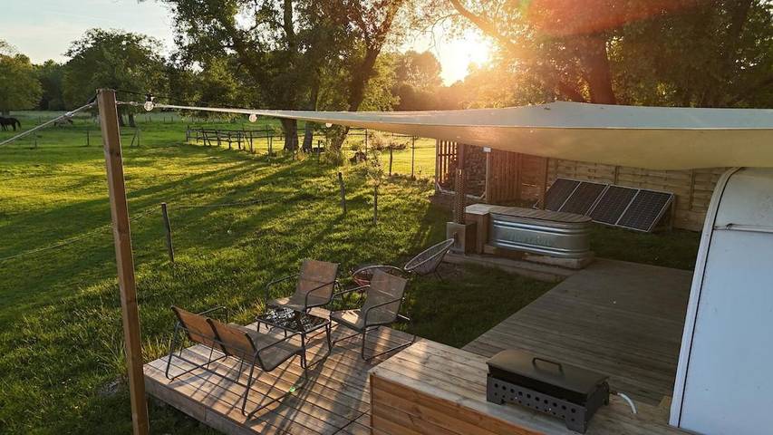 Location de vacances pour 2 personnes, avec Jacuzzi et Terrasse ainsi que Jardin et Vue à Cysoing