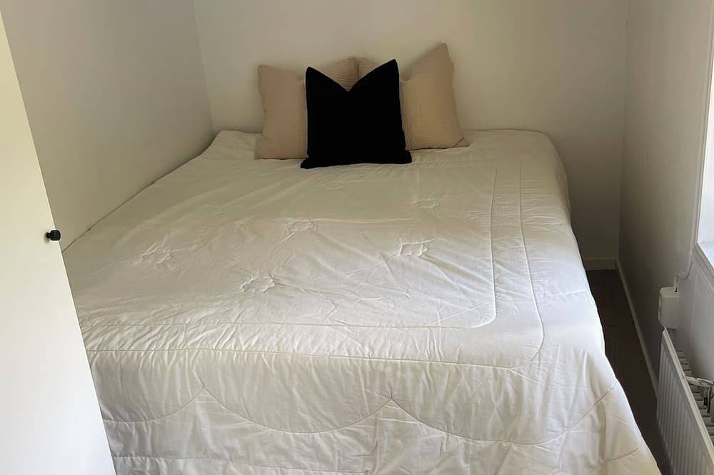 Sommarstigen 1 - Modern & Sjönära Stuga med Privat Bastu in Södertälje, Swedish Baltic Sea