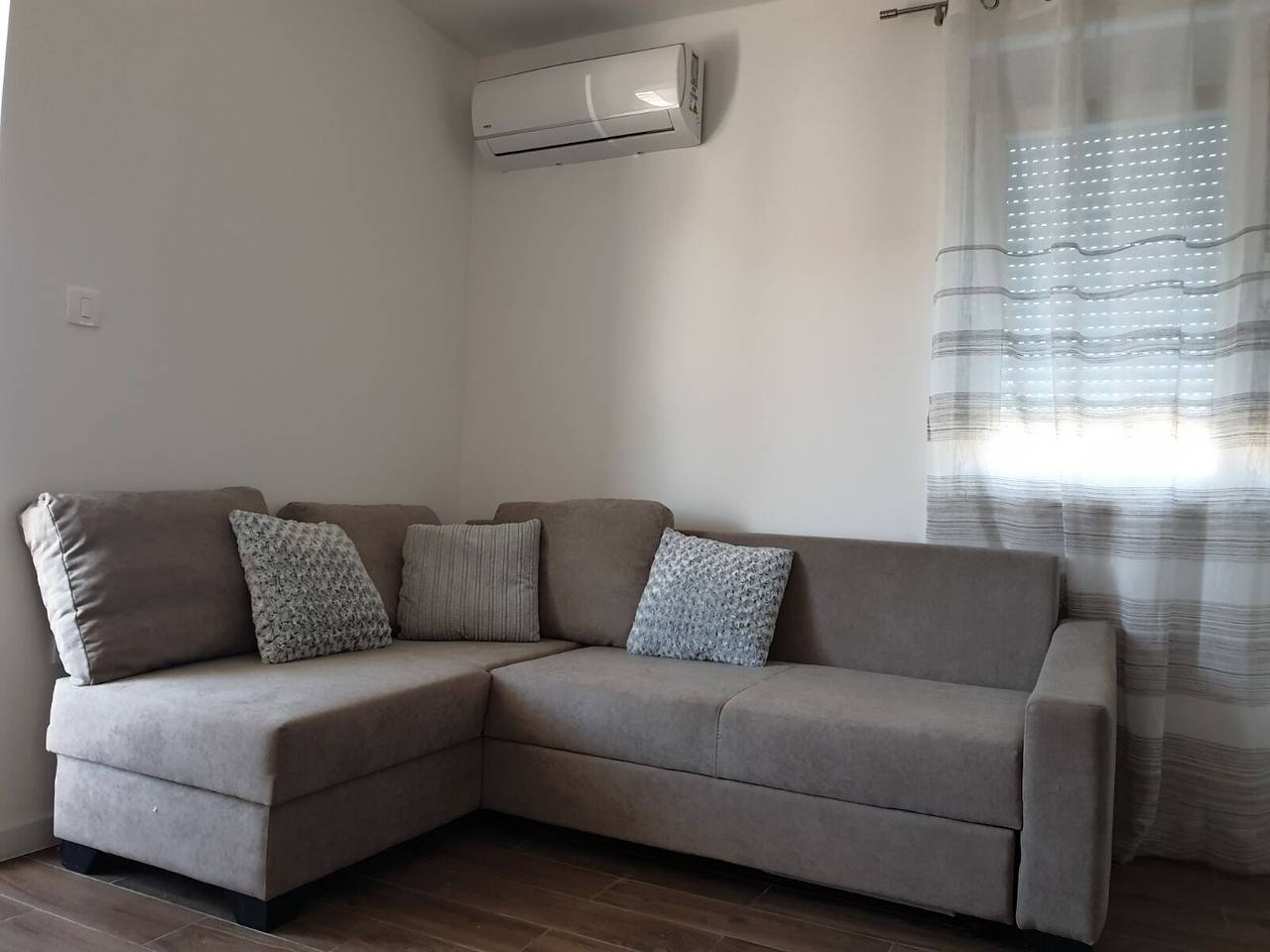 Ganze Wohnung, Apartment Pocrnja in Rogoznica, Šibenik-Knin
