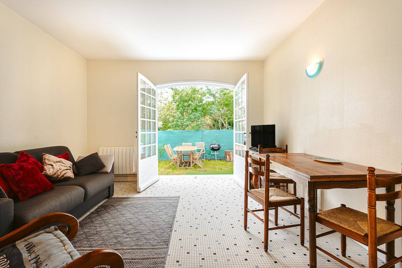 Maison de vacances 'Longère Proche Plage Et Forêt 2' avec terrasse partagée, jardin partagé et Wi-Fi in Saint-Trojan-les-Bains, Côte de Beauté