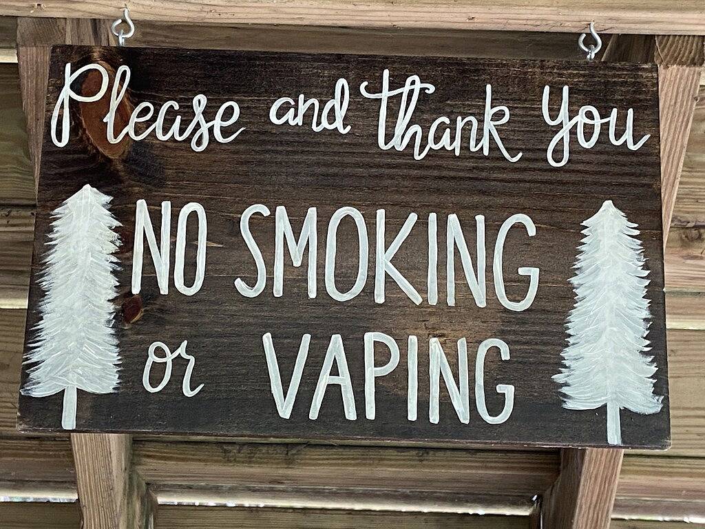 Arbor Lane Cabin-Authentic & charmante versteckte Kabine, aber in der Nähe von allem. in Surry County