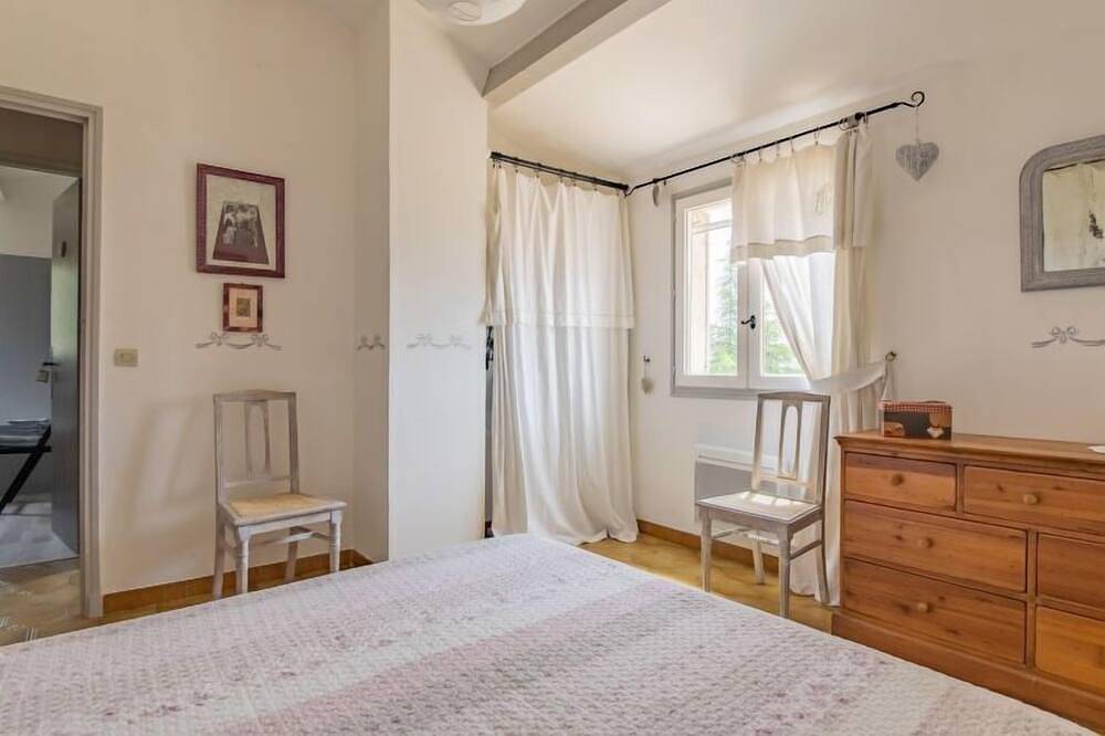 Les Iris by Interhome in Gargas, Regionaler Naturpark Luberon