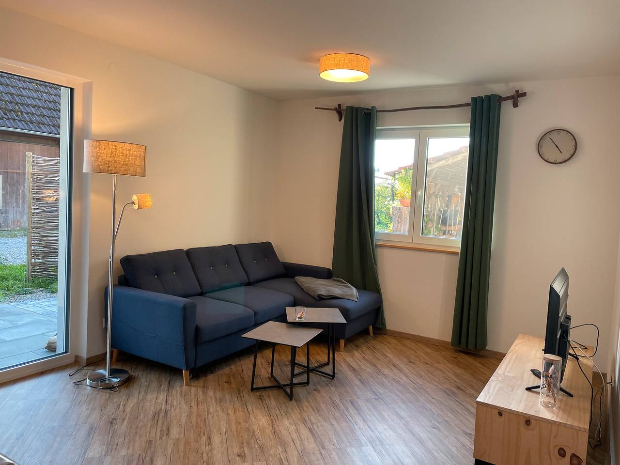 Ganze Wohnung, Ferienwohnung 'Wiesenduft Hof Schütterle' mit Seeblick, privater Terrasse und Wlan in Friedrichshafen, Region Bodensee-Oberschwaben