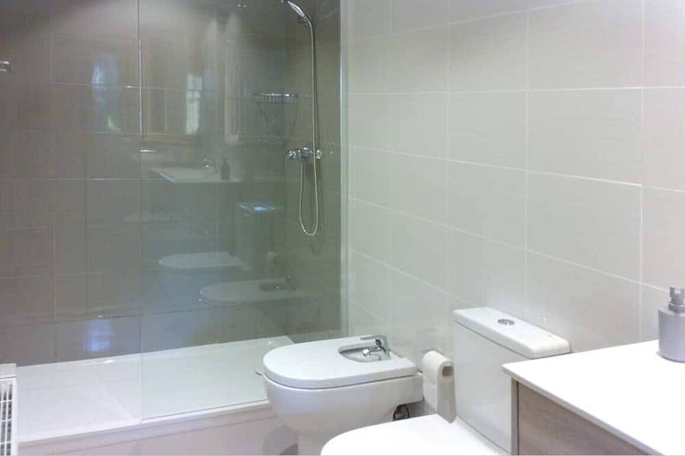 Casa de piedra en un gran jardin-bosque con piscina privada cerca de Begur in Regencós, Costa Brava