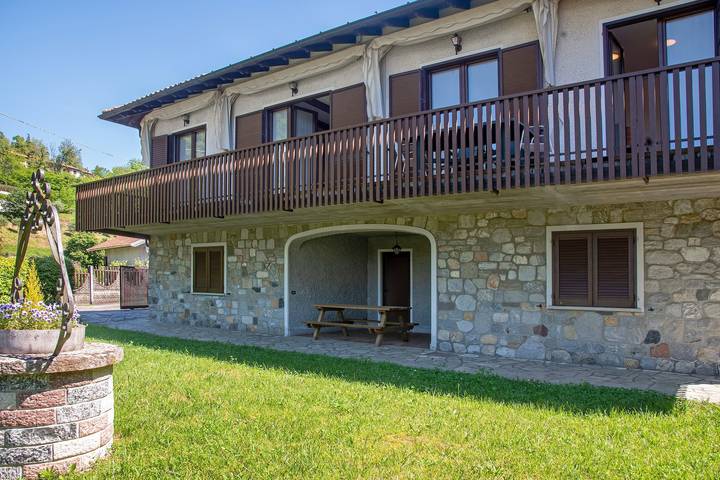 Ferienhaus für 6 Personen, mit Seeblick und Garten in Lago Maggiore (Lombardei)