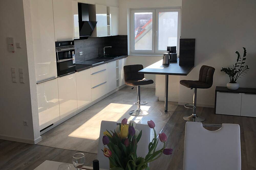 Ganze Wohnung, 1 bedroom apartment in neuenstadt am kocher in Neuenstadt am Kocher, Kurpfalz