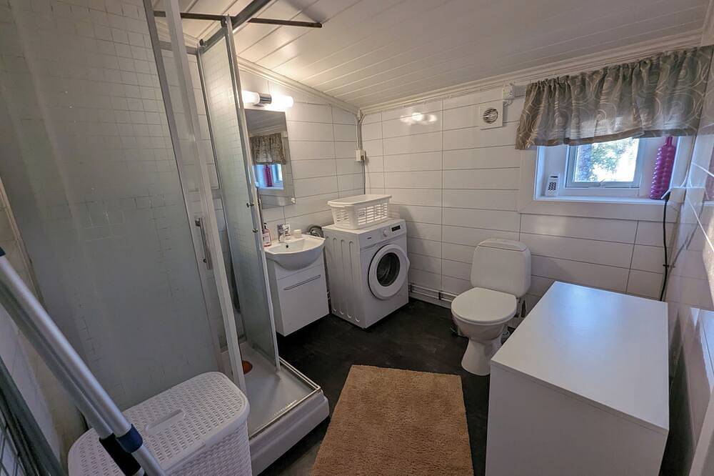 Senja - charming cottage by the sea. Fantastic view in Sørreisa