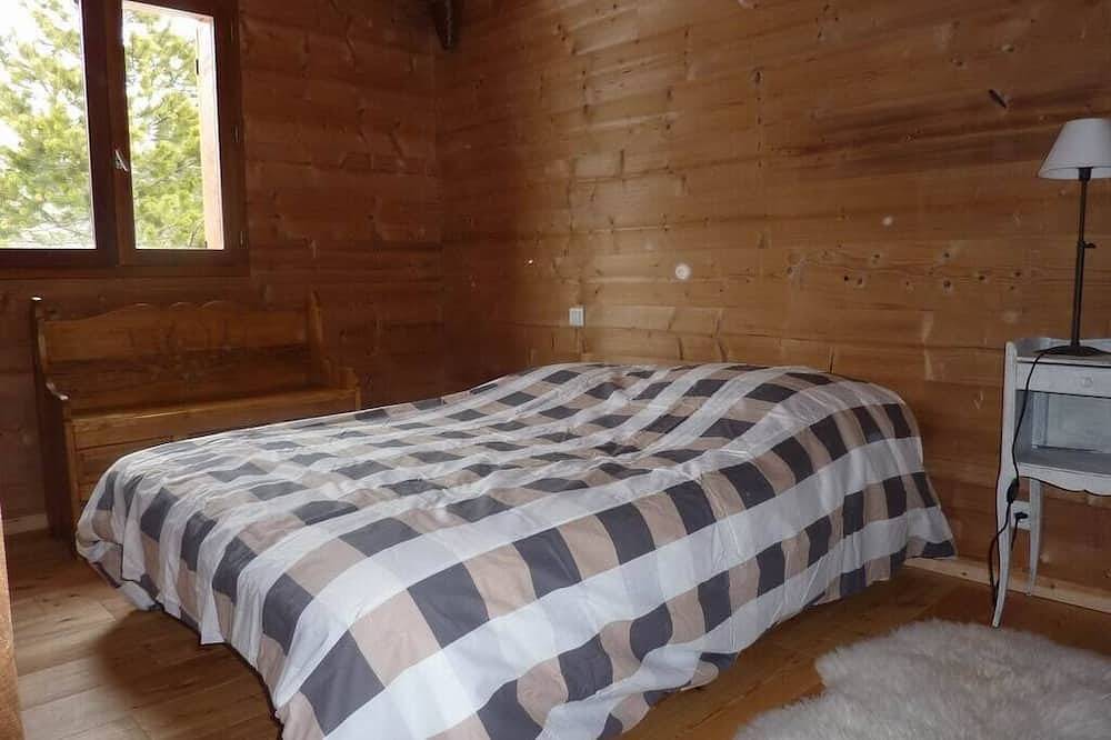 6/8-person south-facing cheznico chalet at Chalet Reynard in Bédoin, Parc naturel régional du Mont-Ventoux