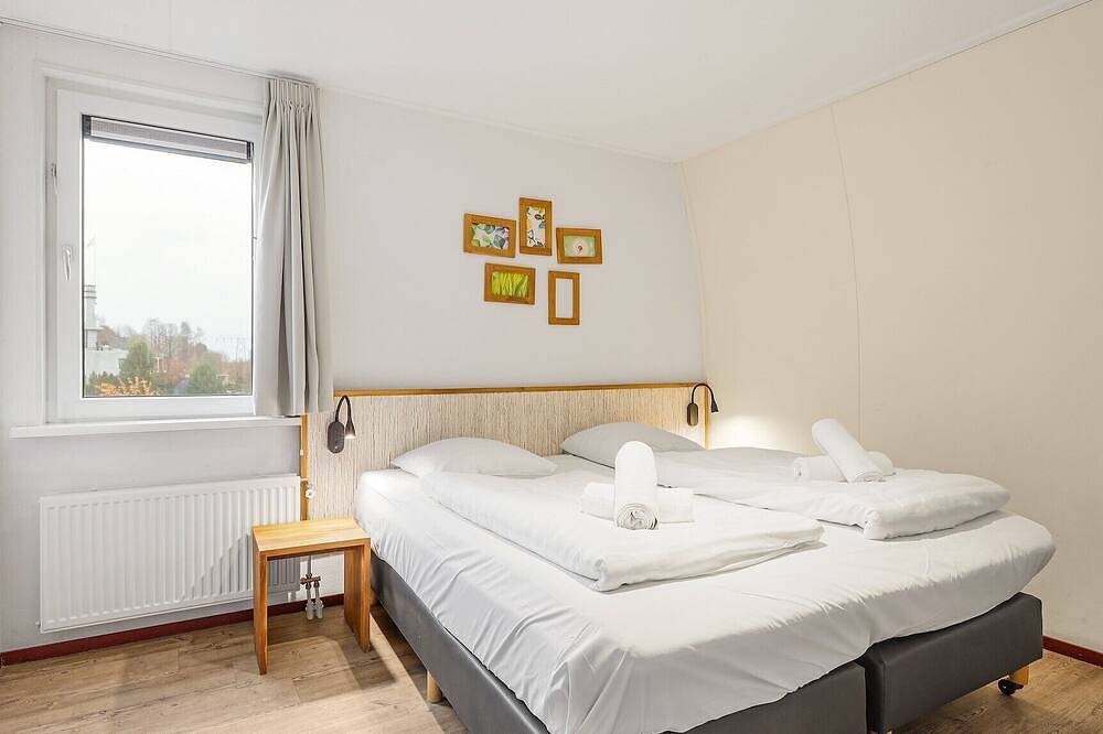 Luxury 10-person bungalow in Drenthe