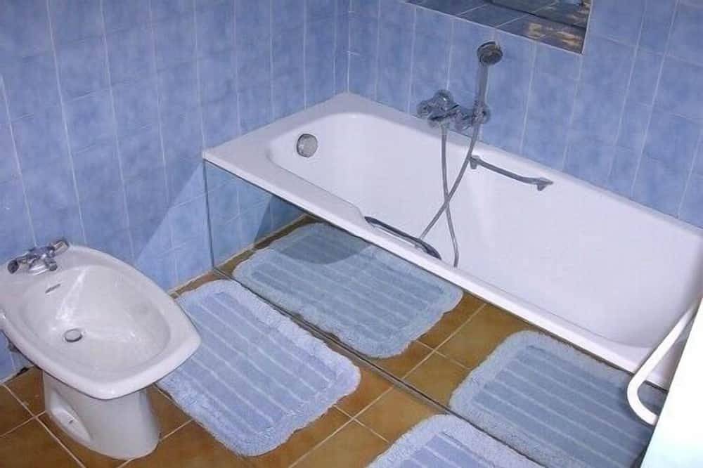 Geheel appartement, 65m2 appartement, onafhankelijk in villa, terras, tuin en parkeerplaats, 5 Pers. in Tourrettes-sur-Loup, Cannes regio