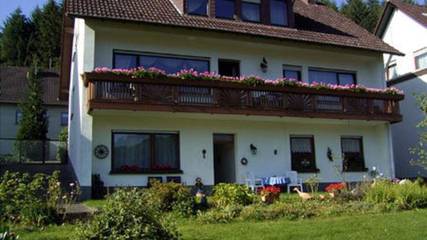 Ferienwohnung für 2 Personen, mit Garten und Ausblick sowie Terrasse in Birresborn