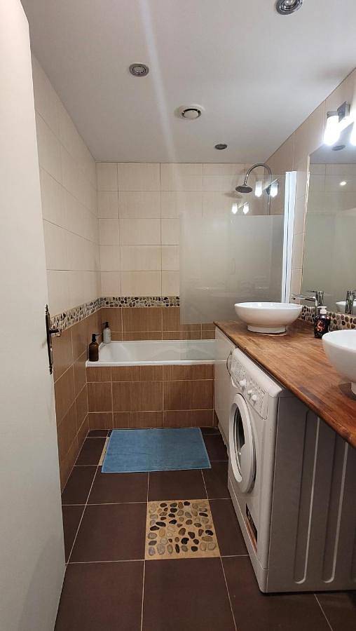 Gîte pour 8 personnes, avec terrasse à Cergy - 4