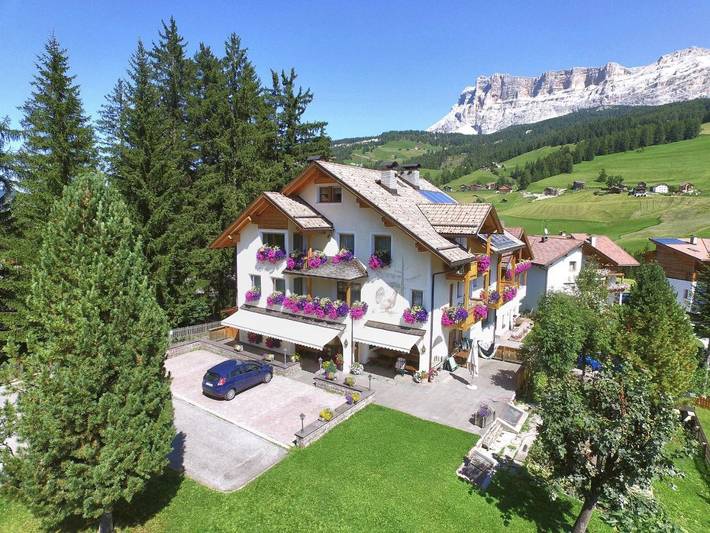 Ferienhaus für 4 Personen, mit Ausblick und Garten in La Villa