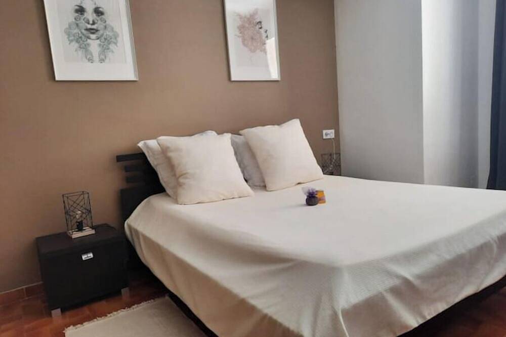 Ganze Wohnung, Vacation home in Manosque, Regionaler Naturpark Luberon