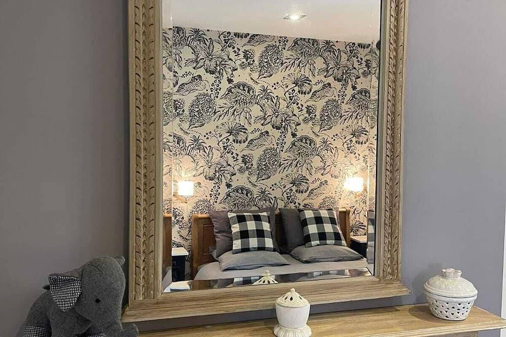 Entire apartment, Apartment 80, 5* furnished tourist apartment - Vienne view in Châtellerault, Vienne