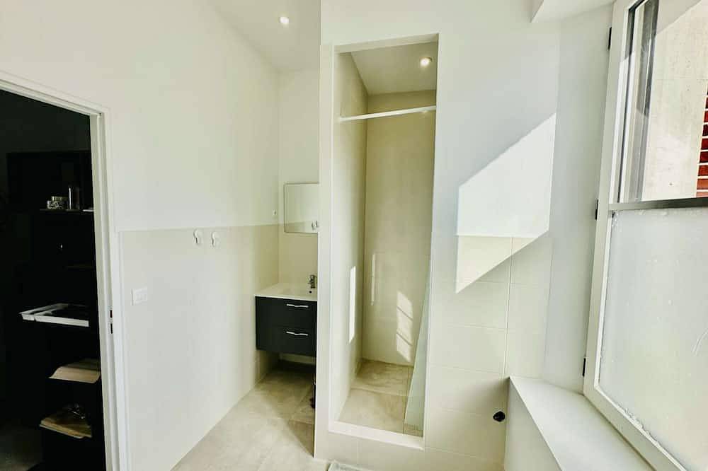 Entire apartment, Xxxxxxxxxxxxxxxxxxxxxxxxxxxxxxxxxxxxxxxxxxxxx in Gien, Montargis region