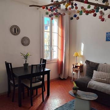 Gîte pour 4 personnes, avec vue à Correns