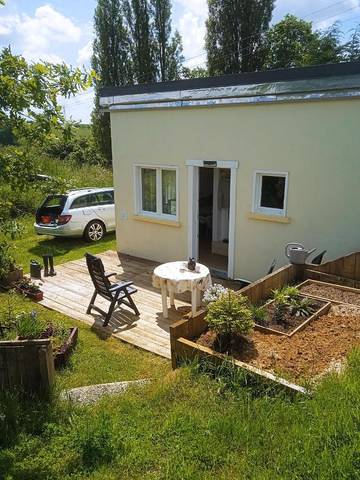 Maison de vacances pour 2 personnes, avec terrasse ainsi que vue et jardin dans les Ardennes