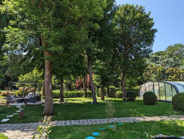 Chambre d’hôte pour 6 personnes, avec terrasse et vue ainsi que jardin et piscine dans Essonne - 2
