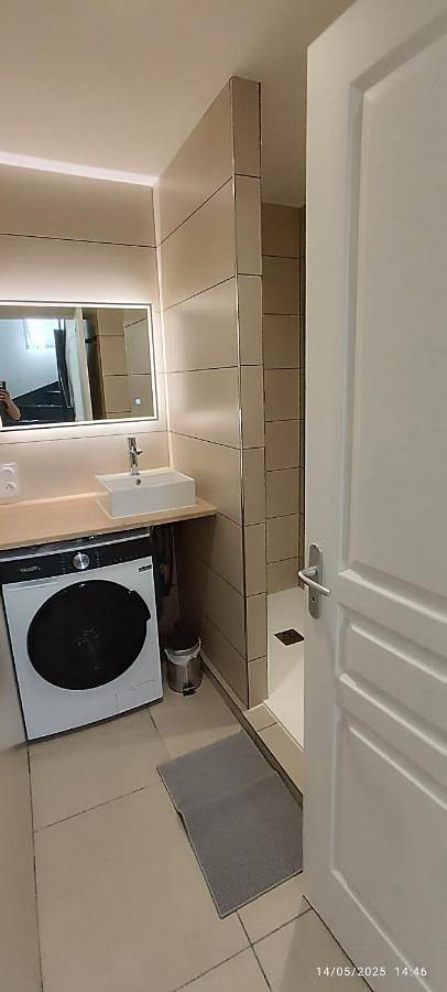 Two-Bedroom House in Gallargues-le-Montueux, Côte méditerranéenne (France)