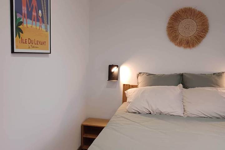 Location de vacances pour 4 personnes, avec terrasse ainsi que piscine et jardin à Cuers - 4