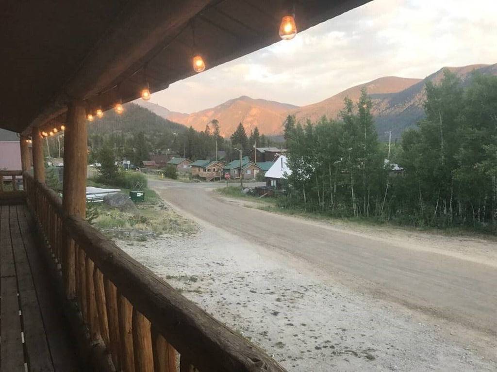 Neu! 5Br / 5. 5Ba renovierte historische Blockhütte im Herzen der Stadt! in Grand Lake, Grand County