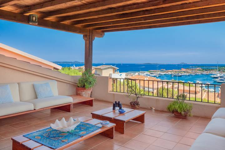 Loft per 6 persone, con Terrazza e Giardino nonché Piscina e Panorama ad Olbia