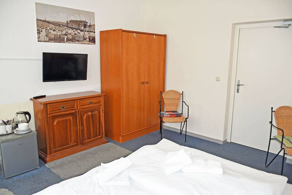 Budgetzimmer mit Dusche/wc auf dem Flur 16 - Appartementhaus Sellin in Stil der Bäderarchitektur in Sellin, Ruegen