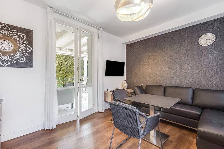 Ferienwohnung für 4 Personen, mit Terrasse und Seeblick am Luganersee - 2