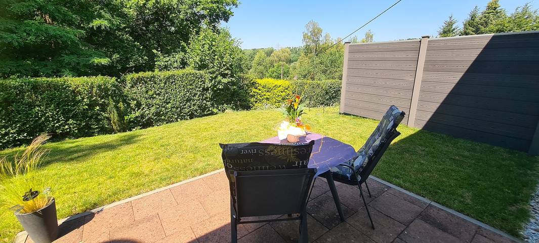 Ferienwohnung für 3 Personen, mit Ausblick und Terrasse sowie Garten