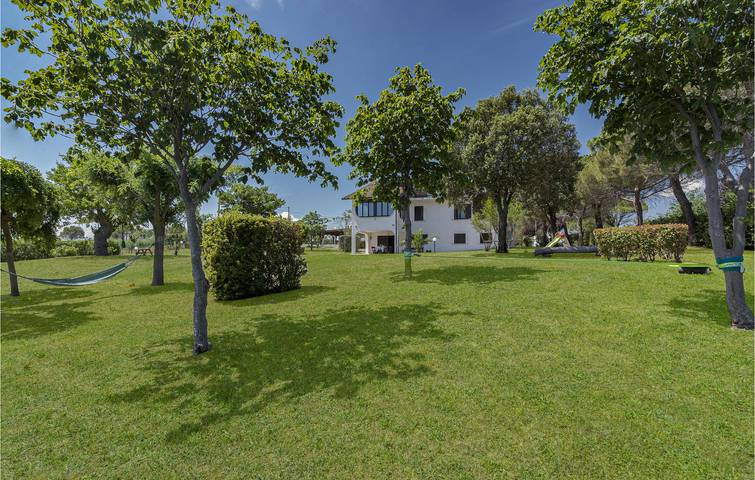Casa de vacaciones para 16 personas con terraza in San Costanzo, Valle del Metauro