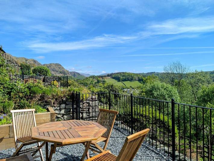 Holiday rental for 4 people, with Balcony and Terrace as well as Garden and Lake view in Coniston Water