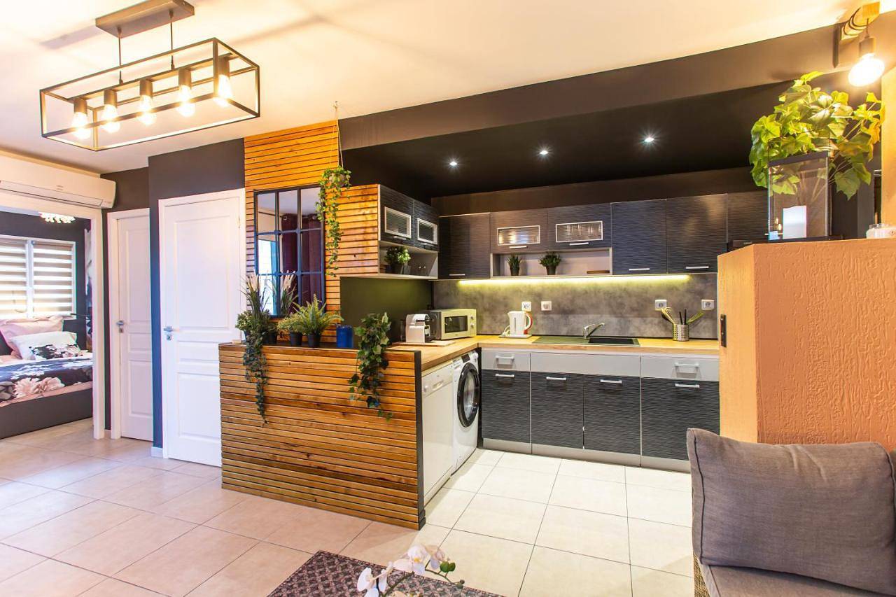 Appartement entier, Two-Bedroom Apartment in La Valette-du-Var, Côte méditerranéenne (France)