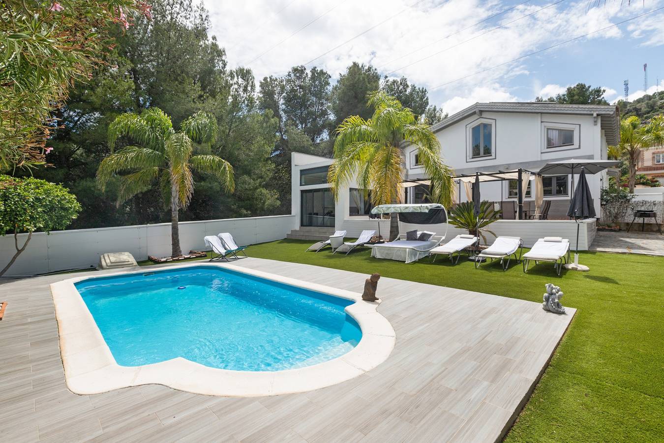 Ferienhaus 'Palmera' mit Bergblick, WLAN und Klimaanlage in Pinos de Alhaurín, Alhaurín de la Torre