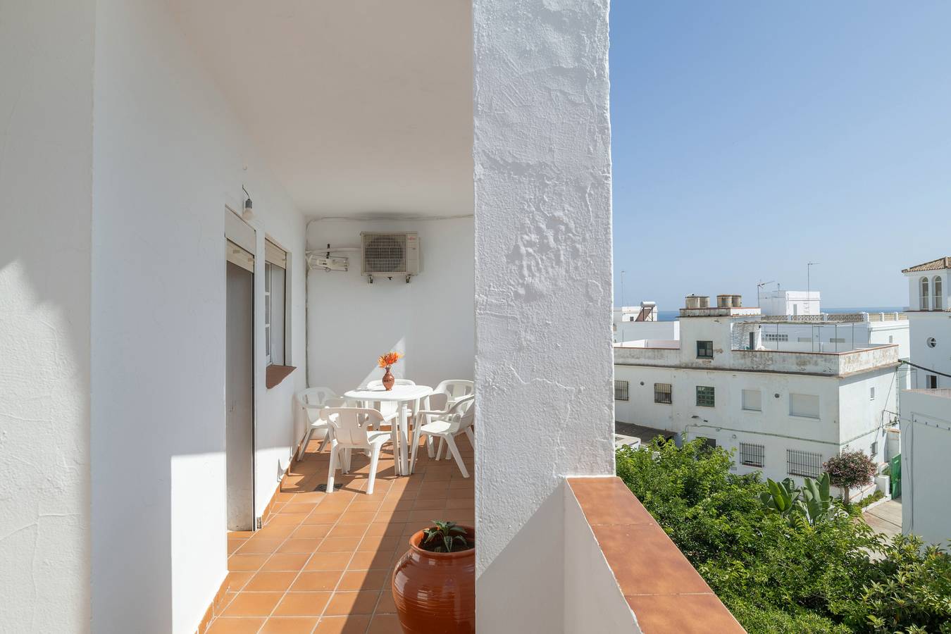 Appartamento intero, Appartamento 'Elvira' con vista mare, terrazza privata e Wi-Fi in Conil de la Frontera, Costa de la Luz