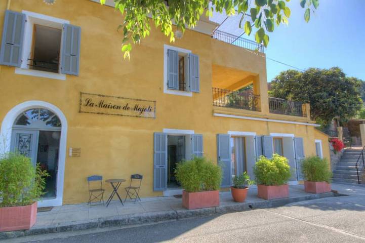 Appartement de vacances pour 6 personnes, avec jacuzzi et terrasse ainsi que jardin et piscine, animaux acceptés - 1