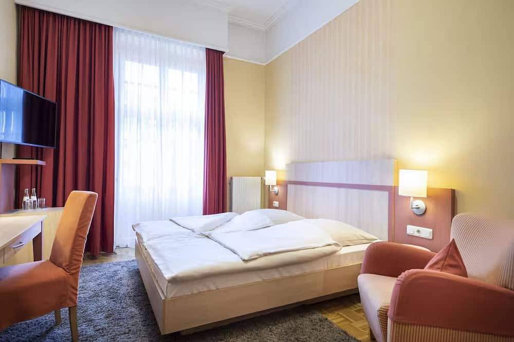 Historic Bonn Awaits | Double Room | Pets Allowed | Beethoven Hall - 0.6  mile in Bonn, Rheinland