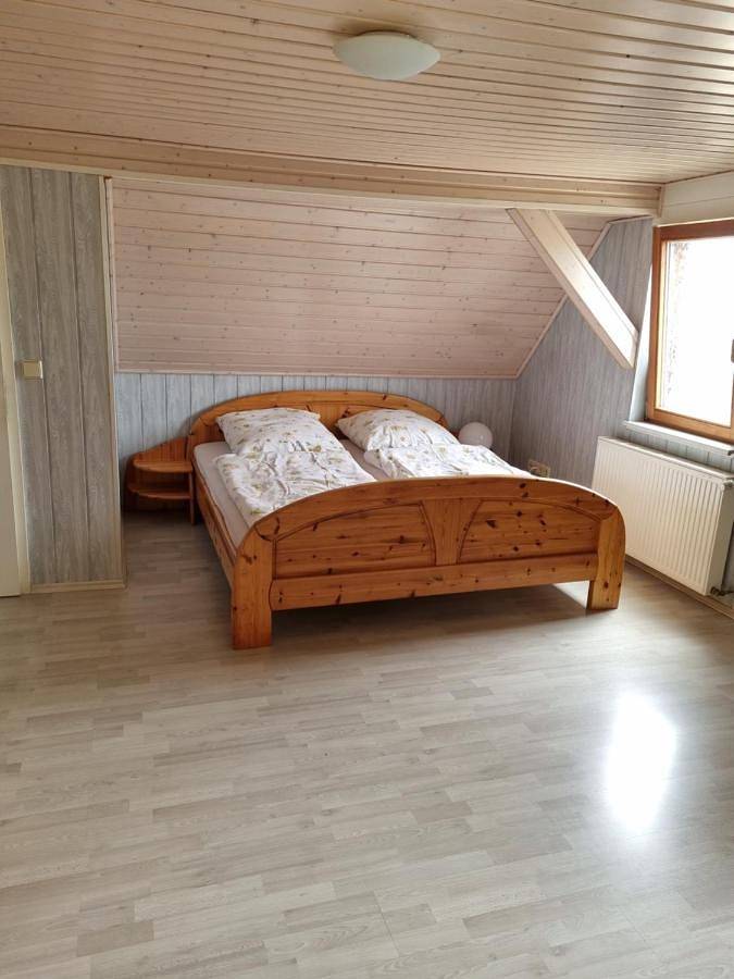 Twin Room with Shared Bathroom in Bisingen, Neckar-Alb